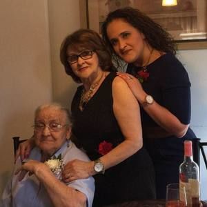 Meet your Posher, Ana